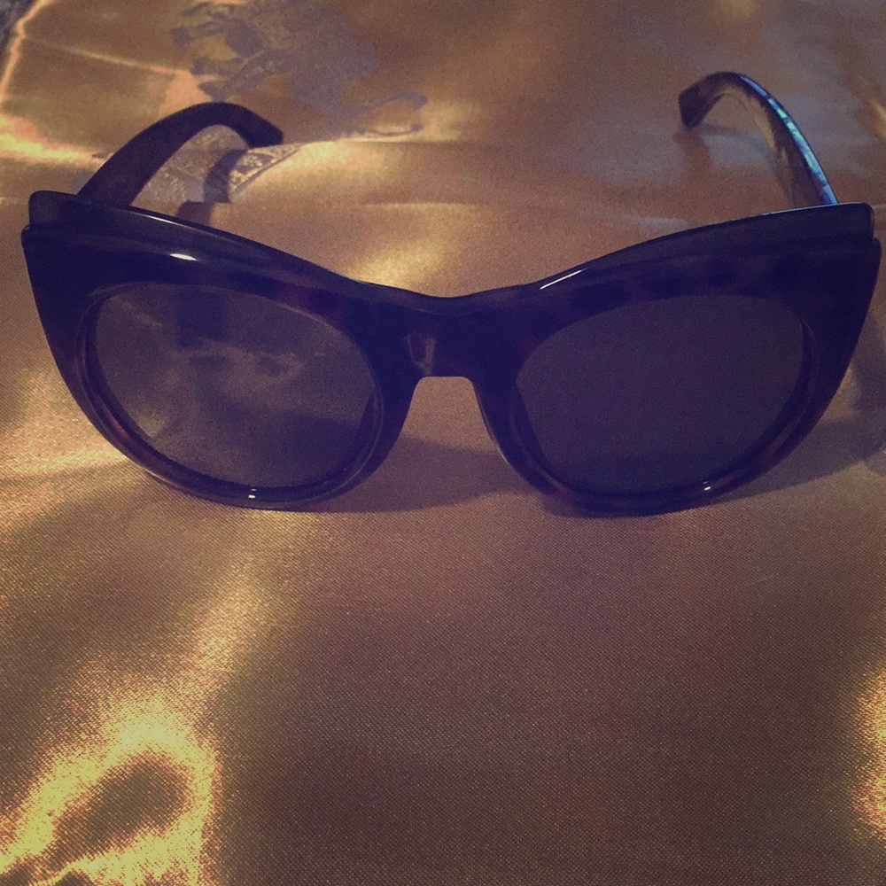 Gucci mauve  tortoise cat eye sunglasses